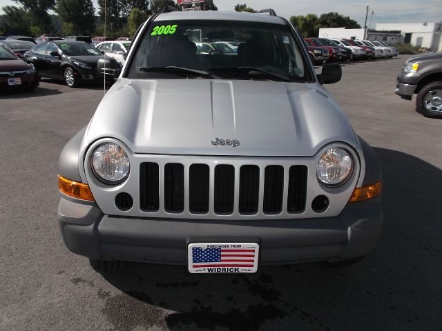 Jeep Liberty 2005 photo 3