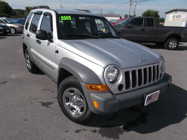Jeep Liberty 2005 photo 4