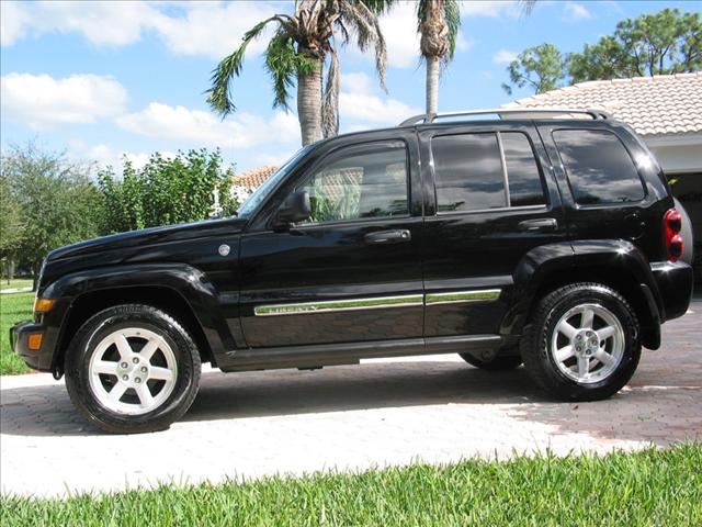 Jeep Liberty 2005 photo 1