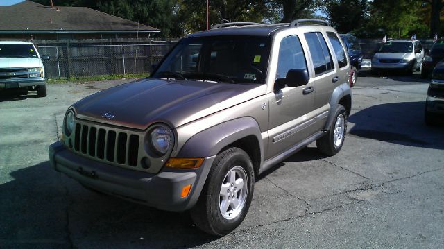 Jeep Liberty 2005 photo 1