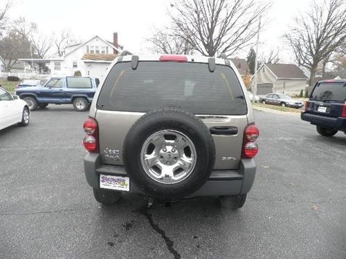 Jeep Liberty 2005 photo 3
