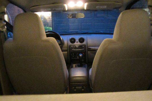 Jeep Liberty 2005 photo 2