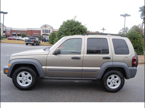 Jeep Liberty 2005 photo 4