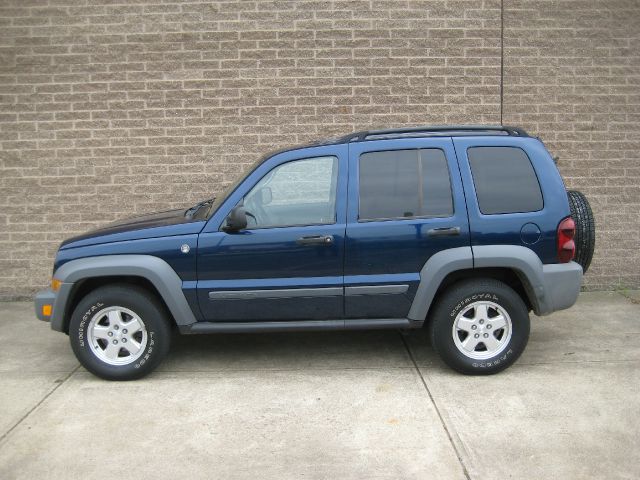 Jeep Liberty 2005 photo 1