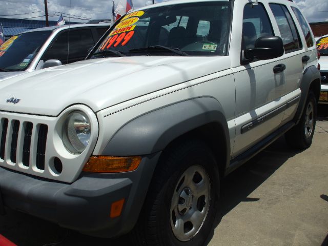 Jeep Liberty Extended Cab V8 LT W/1lt SUV