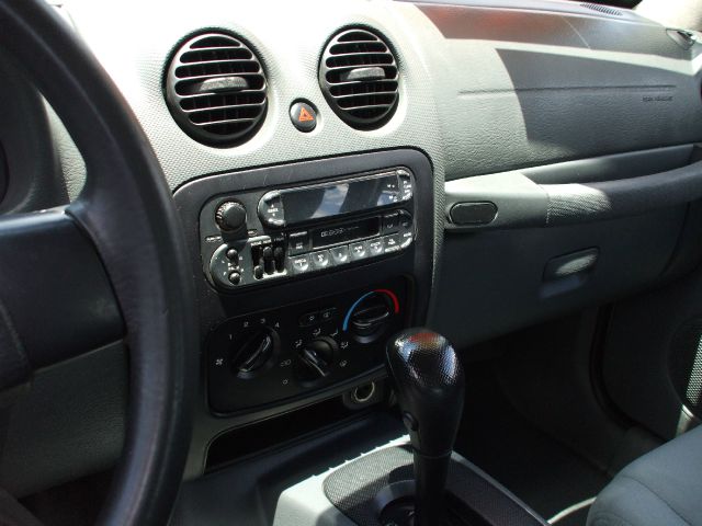 Jeep Liberty 2005 photo 2