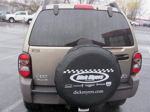 Jeep Liberty 2005 photo 2