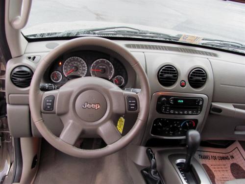 Jeep Liberty 2005 photo 4