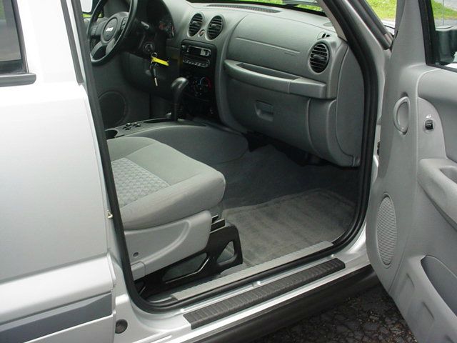 Jeep Liberty 2005 photo 1