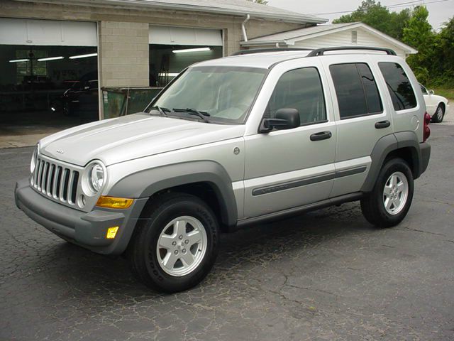 Jeep Liberty 2005 photo 4