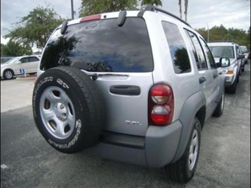 Jeep Liberty 2005 photo 3