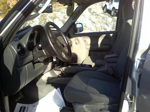 Jeep Liberty 2005 photo 3