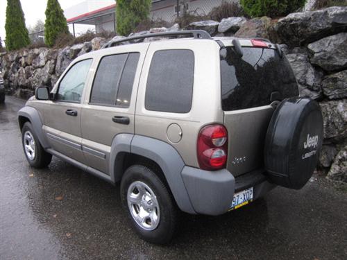 Jeep Liberty 2005 photo 2