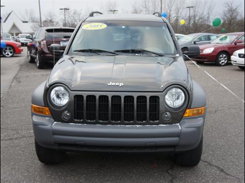 Jeep Liberty 2005 photo 1