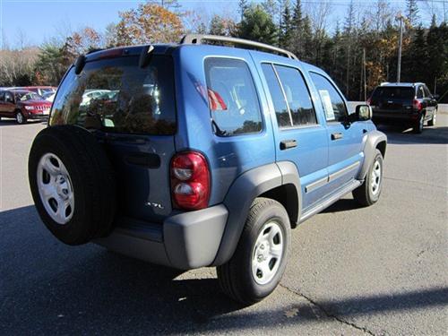 Jeep Liberty 2005 photo 4