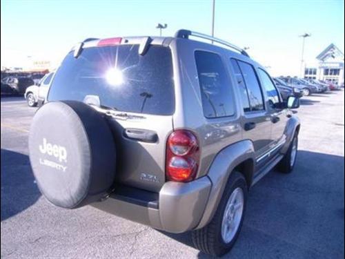 Jeep Liberty 2005 photo 1