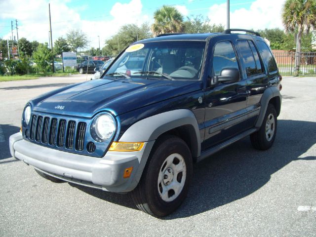 Jeep Liberty 2005 photo 3