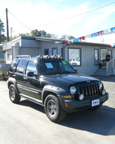 Jeep Liberty 2005 photo 2