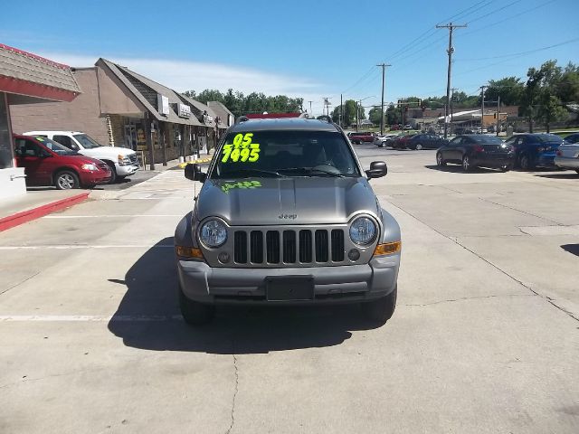 Jeep Liberty 2005 photo 8