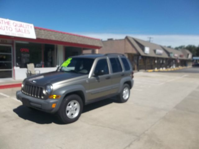 Jeep Liberty 2005 photo 9