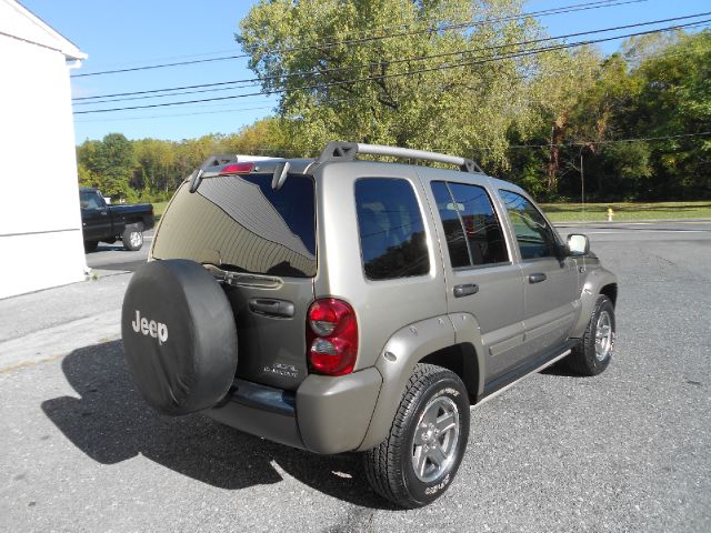 Jeep Liberty 2005 photo 1