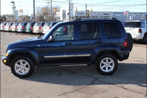 Jeep Liberty 2005 photo 2