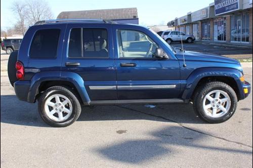 Jeep Liberty 2005 photo 4
