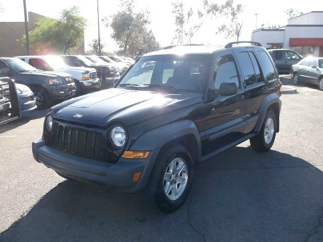 Jeep Liberty 2005 photo 2