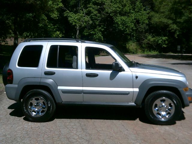 Jeep Liberty 2005 photo 4