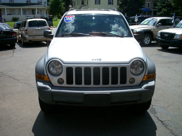 Jeep Liberty 2005 photo 1