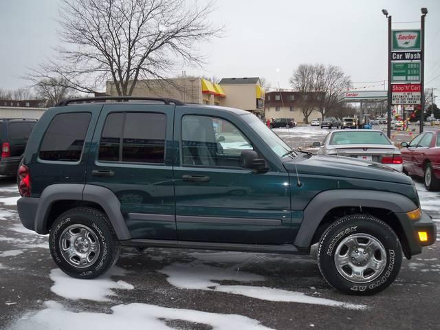 Jeep Liberty 2005 photo 2