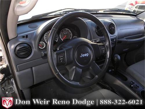 Jeep Liberty 2006 photo 2