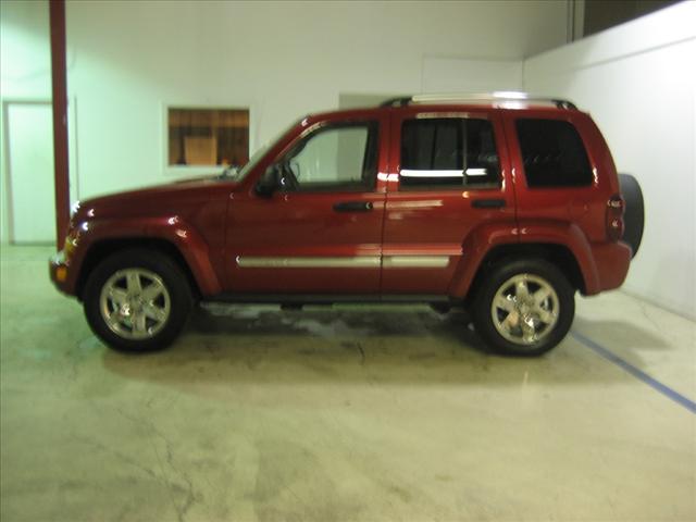 Jeep Liberty 2006 photo 2