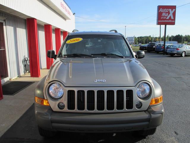 Jeep Liberty 2006 photo 2