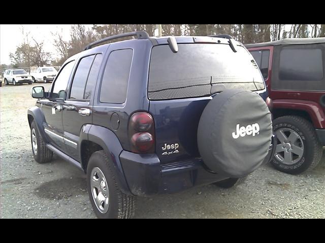 Jeep Liberty 2006 photo 2