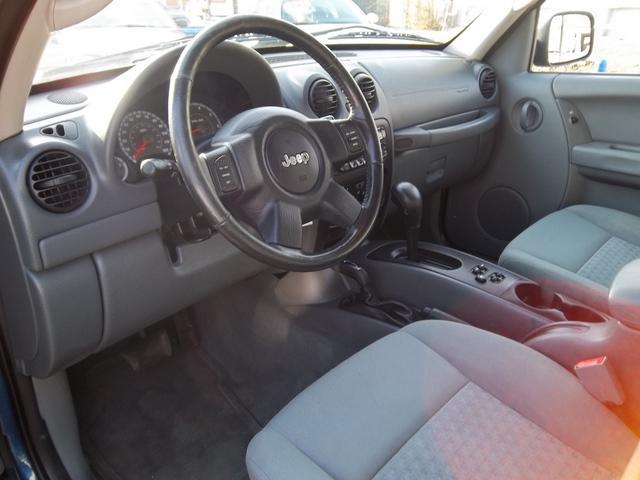 Jeep Liberty 2006 photo 4