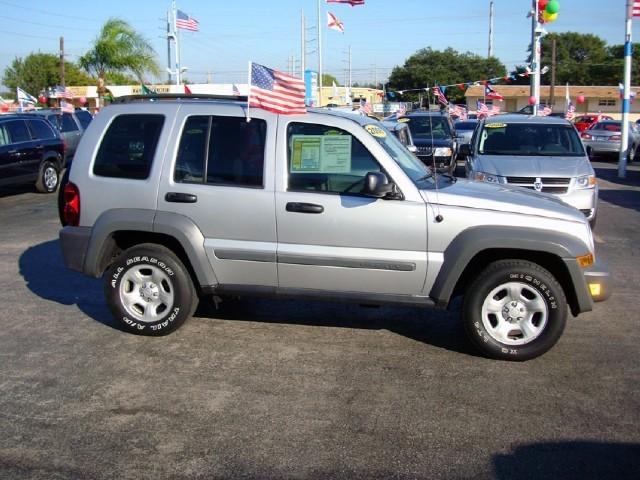 Jeep Liberty 2006 photo 3