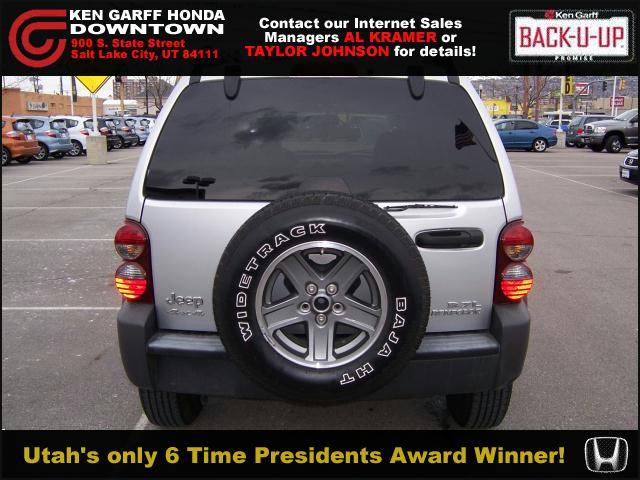 Jeep Liberty 2006 photo 2