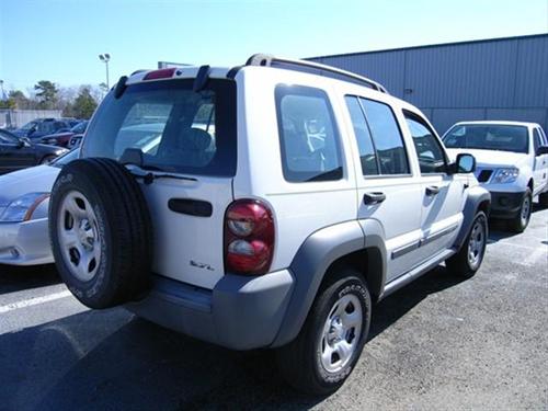 Jeep Liberty 2006 photo 1