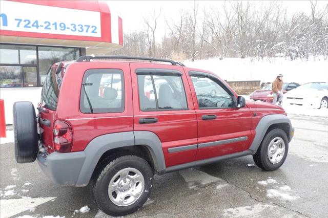 Jeep Liberty 2006 photo 2