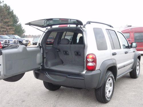 Jeep Liberty 2006 photo 2
