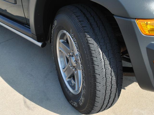 Jeep Liberty 2006 photo 2