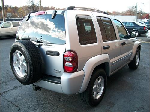 Jeep Liberty 2006 photo 3