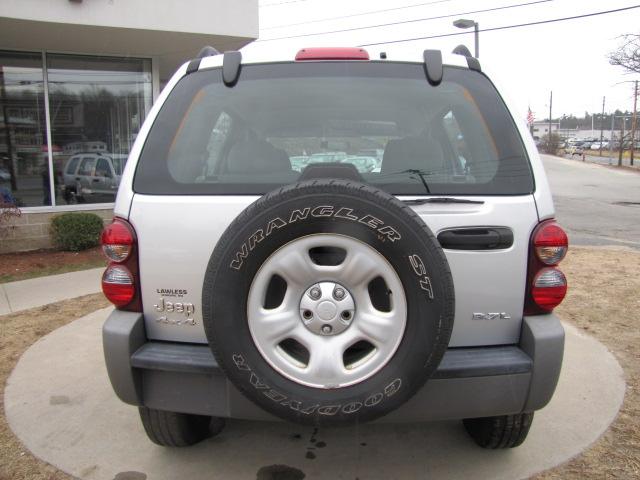 Jeep Liberty 2006 photo 3
