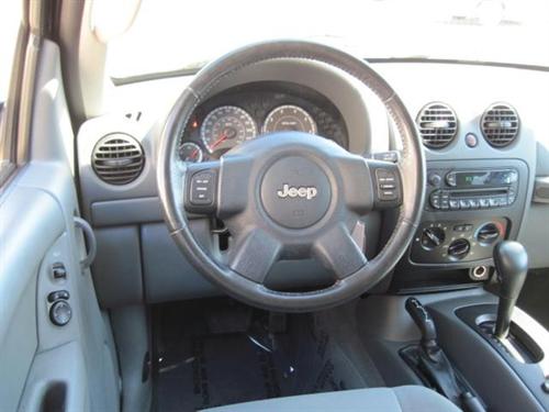 Jeep Liberty 2006 photo 2