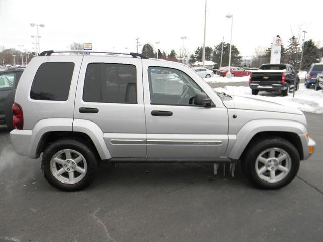 Jeep Liberty 2006 photo 4