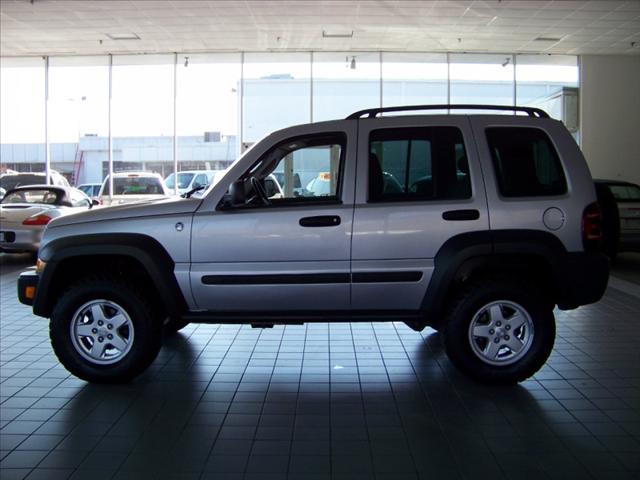 Jeep Liberty 2006 photo 2