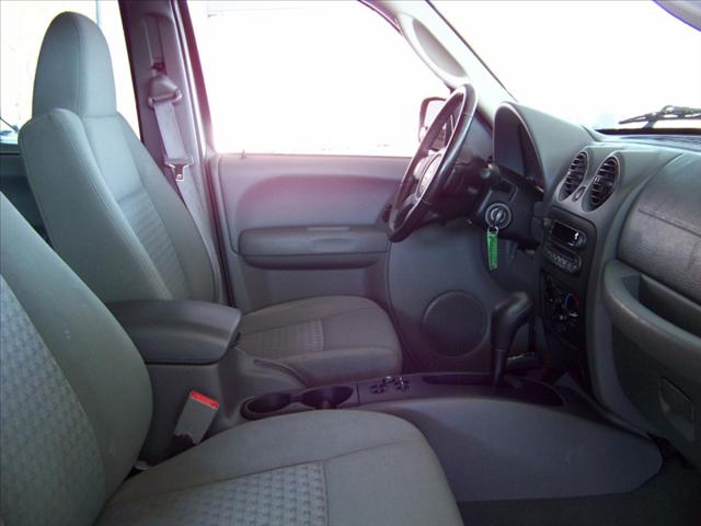 Jeep Liberty 2006 photo 4