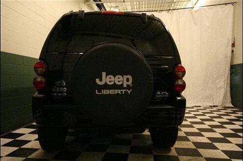 Jeep Liberty 2006 photo 3