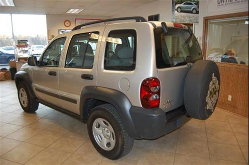 Jeep Liberty 2006 photo 2